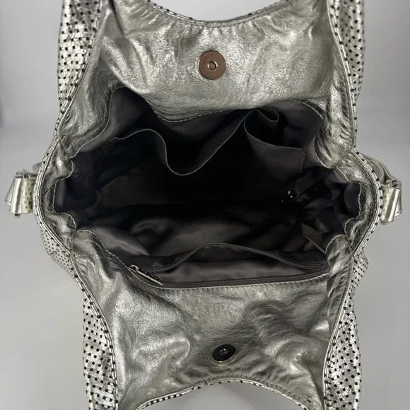 CHANEL Rodeo Drive Tote - Picture 8 of 9